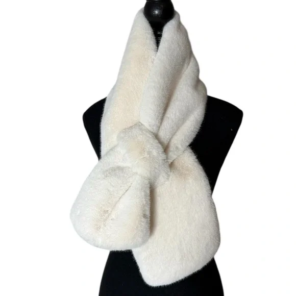 LOVE & LORE Cream White Faux Fur Scarf Stole Wrap Satin Lining - Picture 2 of 10